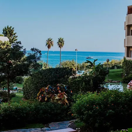 Апартаменты Amazing And Stunning Benalbeach With Pool Бенальмадена